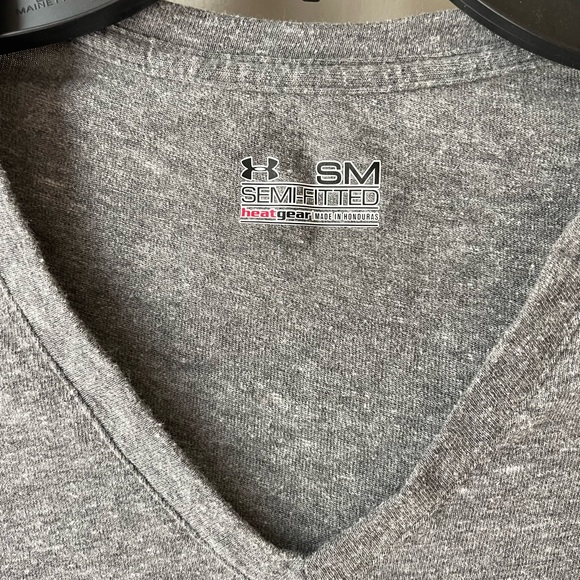 Small gray under armor tshirt. - Picture 2 of 3